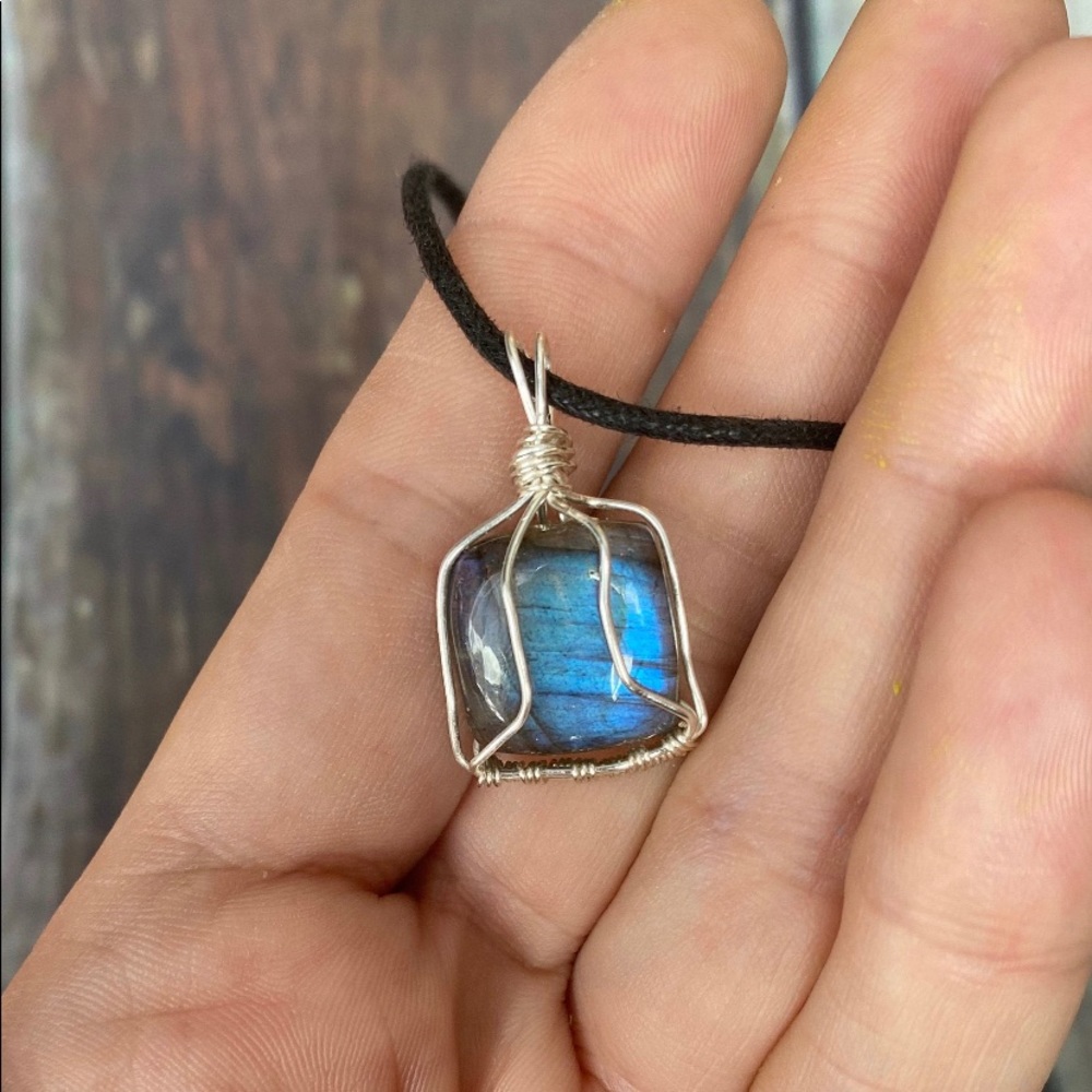 Minimalist Blue Labradorite Silver Wire Necklace